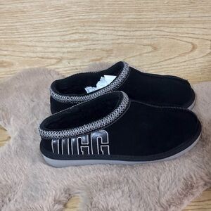 UGG Tasman Black Graphic Outline- Kids